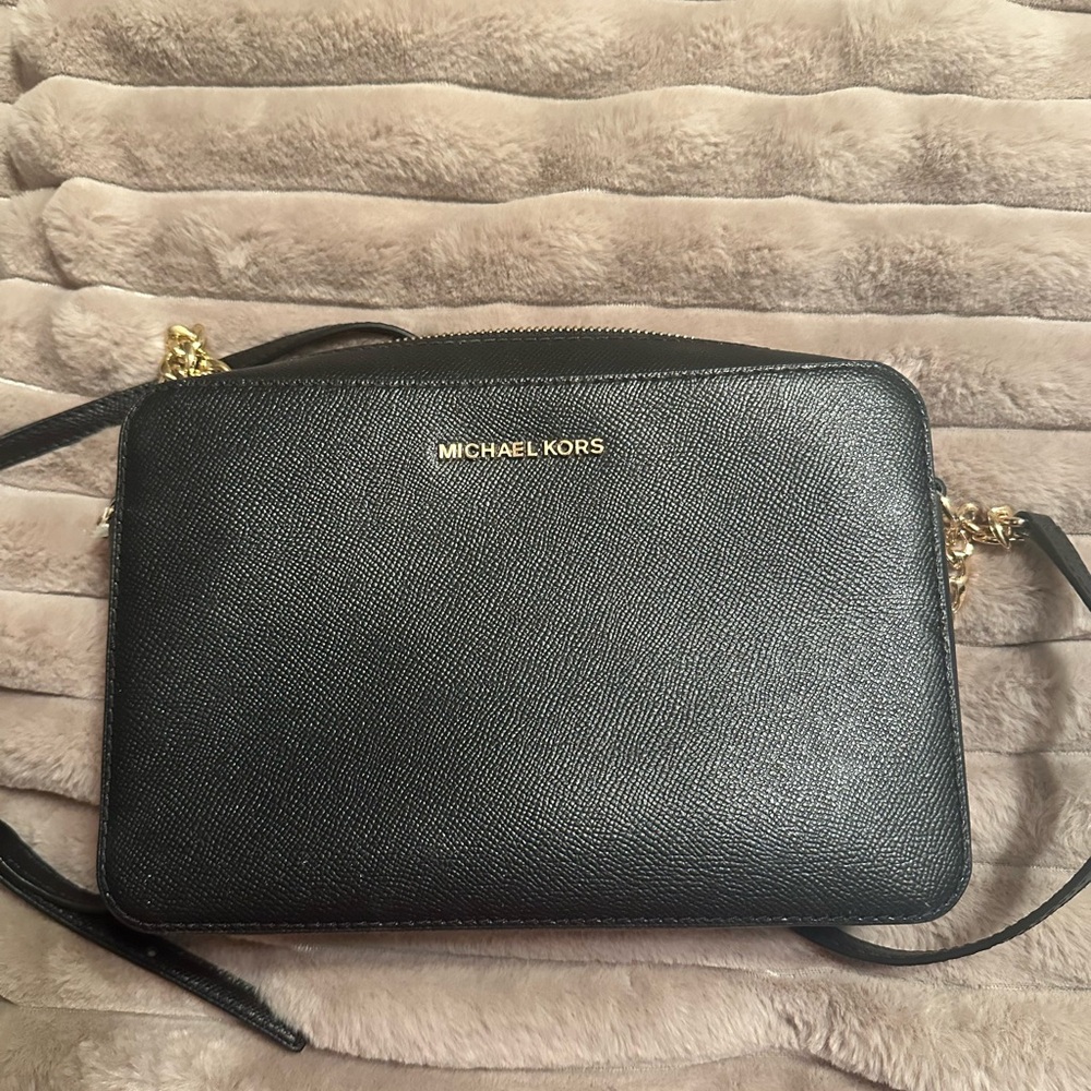 Michael Kors Elegant Black Crossbody Bag